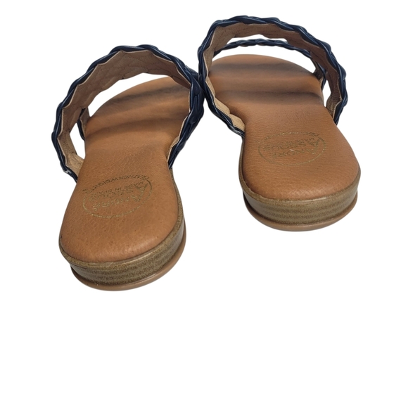 Andre Assous Women's Naria Featherweight Flat Sandal Size 7 - Picture 4 of 7